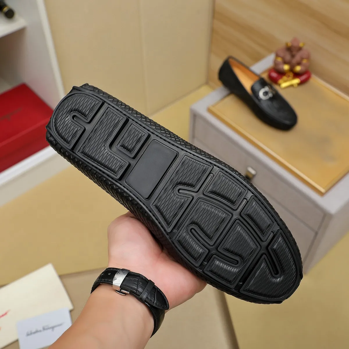 Men's shoes 💰360 🕷🕷【Ferragamo】Ferragamo Popular fashionable casual slip-on shoes🇨🇳Official website counter 1:1 production, original mold opening💯Good quality visible, imported high-end first-layer calfskin, luxurious pigskin lining🌿Very clear texture, high-quality waterproof, non-slip and wear-resistant outsole🎋High quality and low price, truly handmade🍓Color, code number 38-45